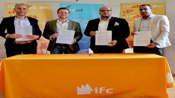 معهد الصحافة وعلوم الأخبار بالعيون يوقع بباريس اتفاقية شراكة استراتيجية مع مجموعة IFC France