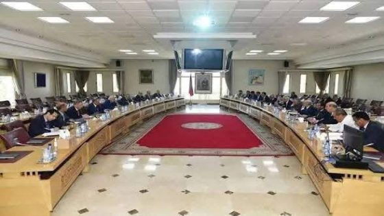وزير الداخلية يعقد اجتماعين مع قادة الأحزاب استعدادا للانتخابات التشريعية المقبلة