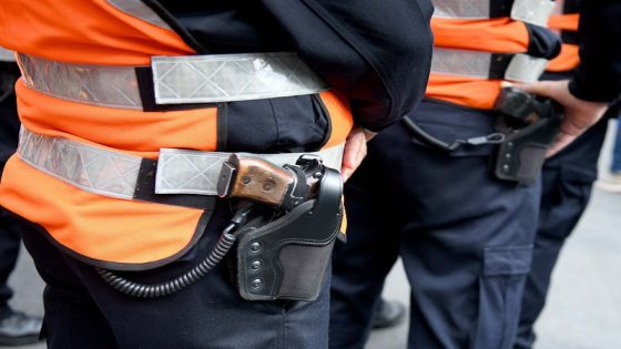 أكادير.. شرطي يضطر لاستعمال سلاحه الوظيفي لتوقيف مشتبه فيه هاجم عناصر الأمن بسلاح أبيض