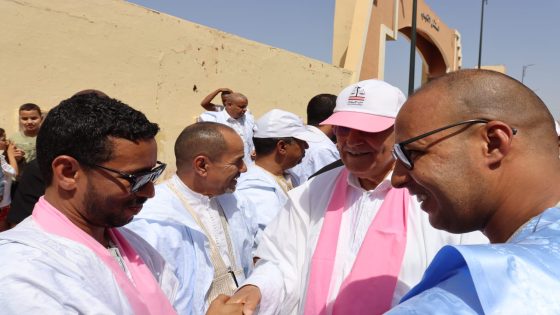 قبل المهرجان الخطابي.. مولاي حمدي ولد الرشيد يواصل زياراته العائلية بالسمارة