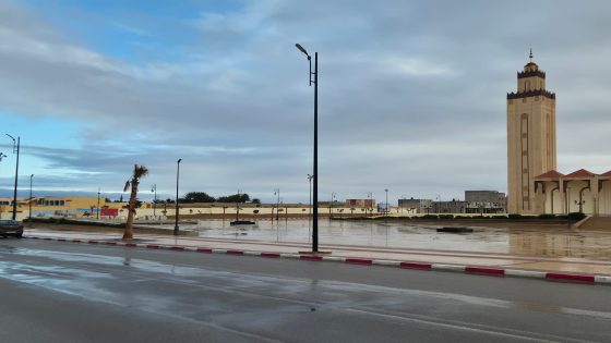الأرصاد الجوية تتوقع زخات رعدية وتساقط البرد وانخفاضا ملموسا في درجات الحرارة بالأقاليم الصحراوية