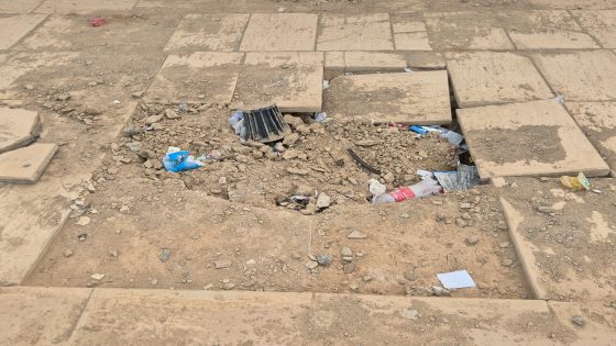 من “ألغام الطريق” سنة 2021 إلى ألغام الإسفلت اليوم.. بالوعات السمارة جرح قديم يرفض أن يندمل