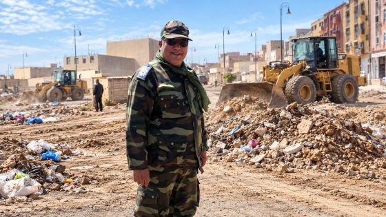 السمارة.. قائد الملحقة الإدارية السابعة محمد فاضل الوالي يشرف ميدانيا على حملة نظافة واسعة بالشريط الشرقي